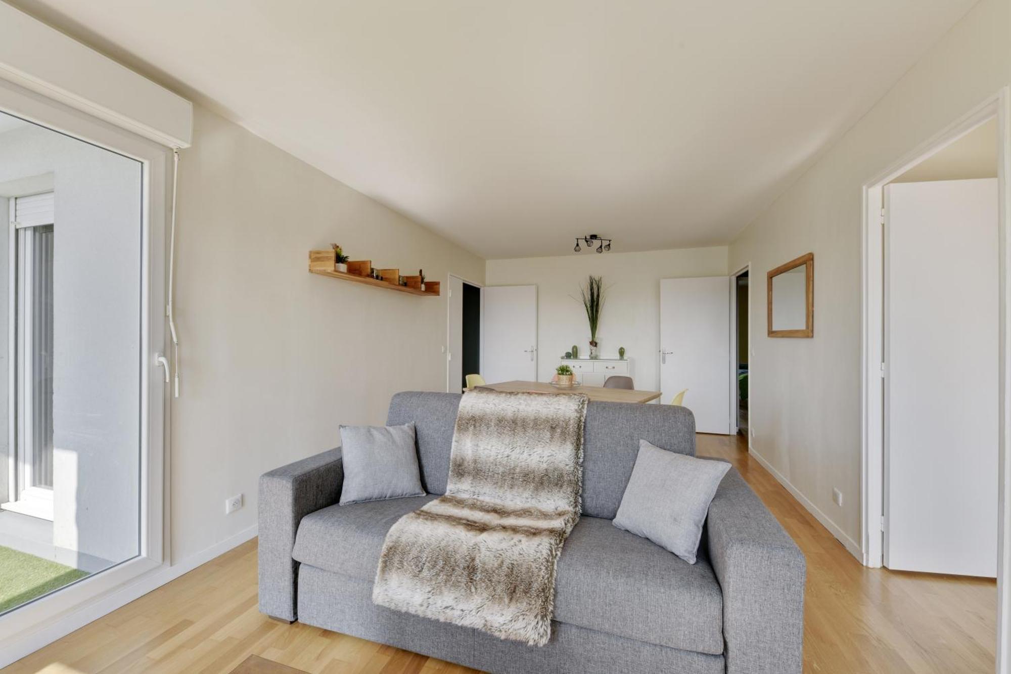 Chic Apartment With Superb View Of The Eiffel Tower Saint-Denis  Bagian luar foto